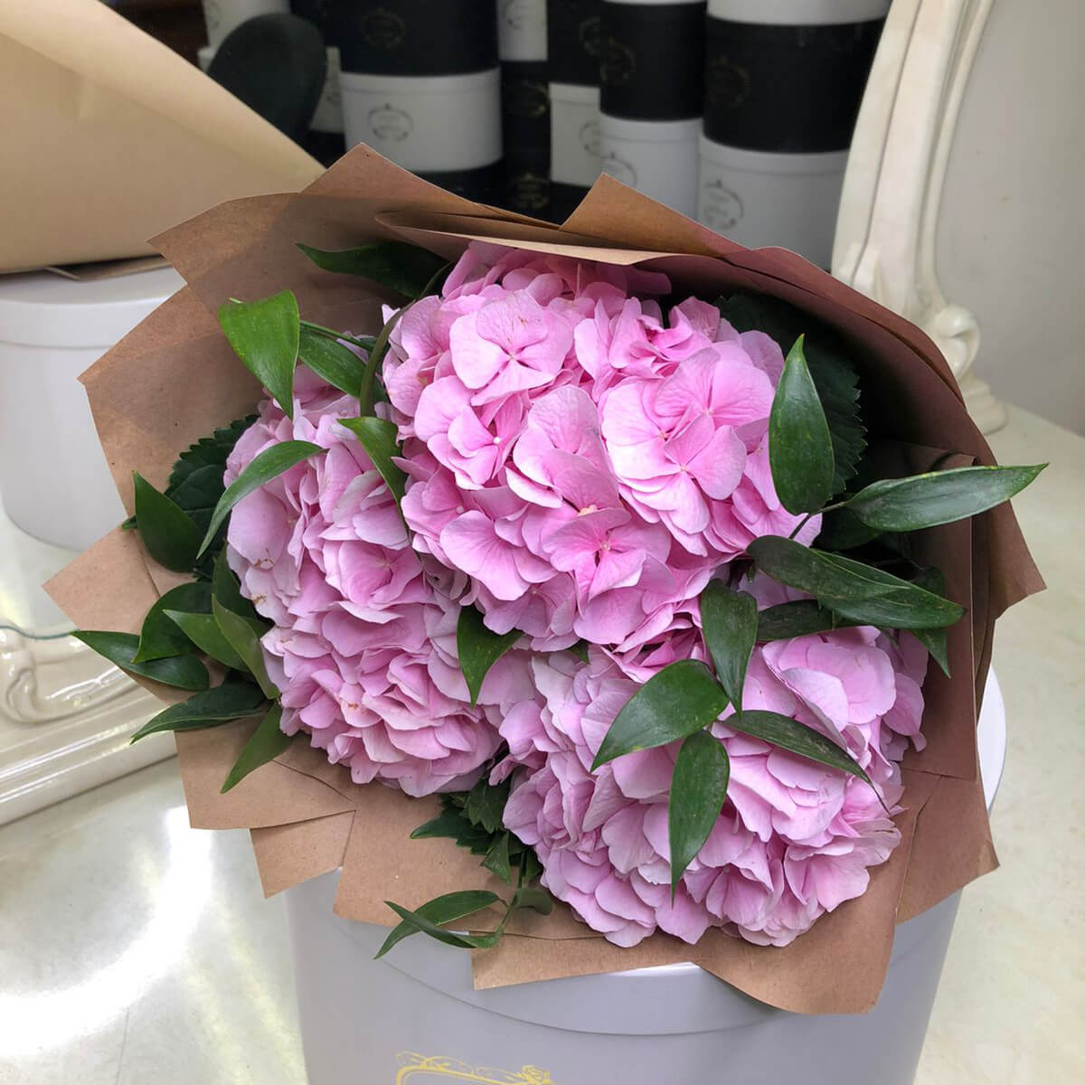 3 гортензии в букете