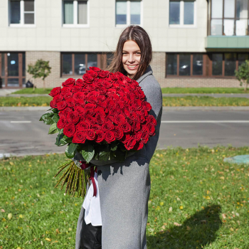 101 красная роза в букете - 80 см.