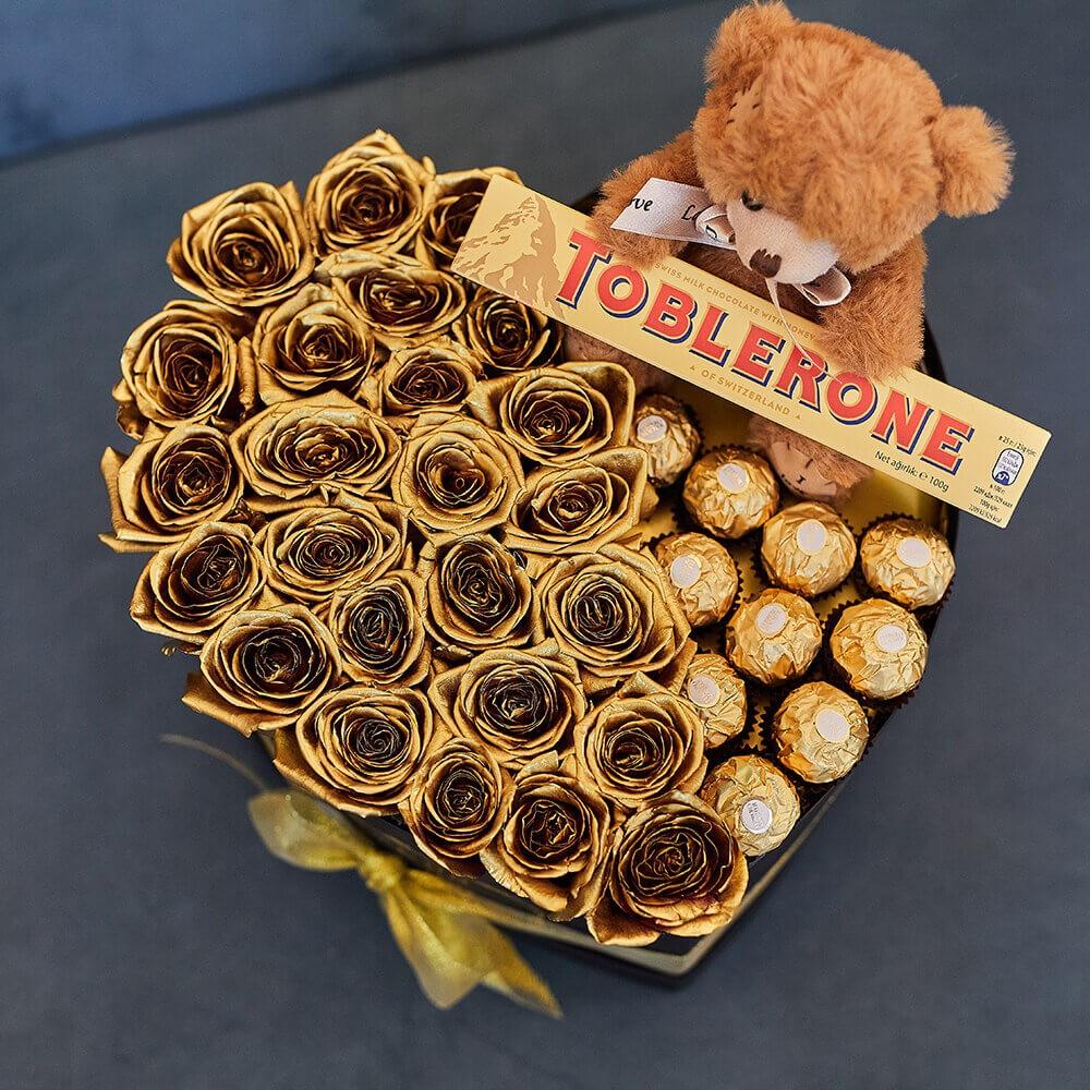 Золотые розы с мишкой от 31 шт.