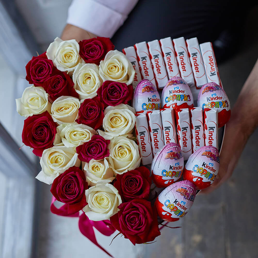 Малиновые розы с киндерами