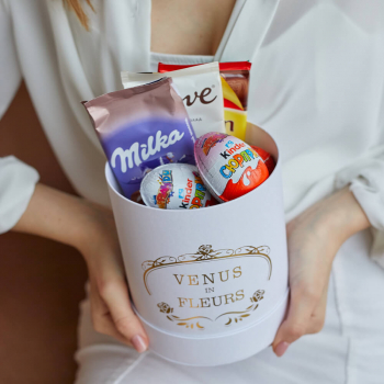  Набор киндеров c конфетами