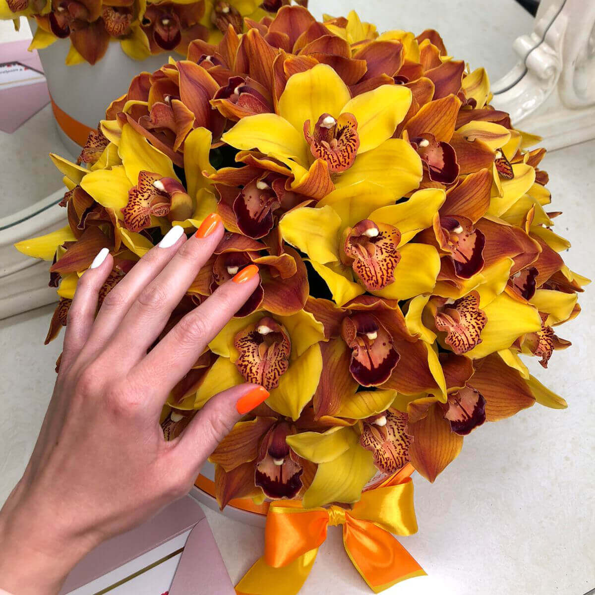 Медовый микс из орхидей от 25 шт.