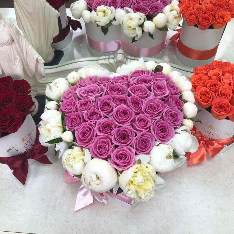 Розы с пионами (сердце) - 51 шт.