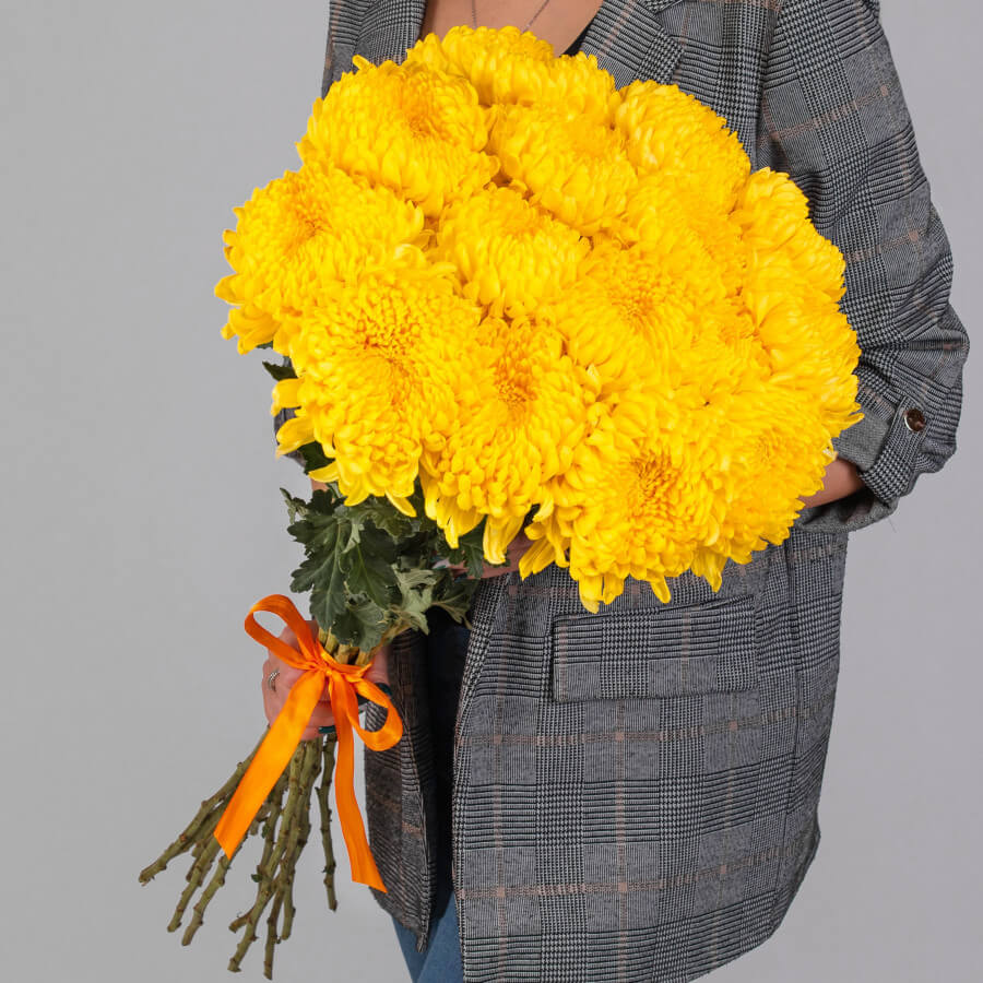 15 желтых хризантем в букете