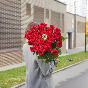 Букет красных роз - 70 см. от 9 шт 