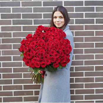 Букет красных роз - 80 см. от 9 шт