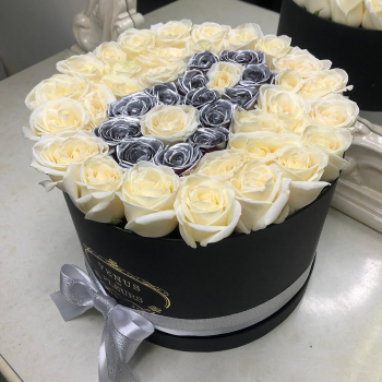  Белые розы с датой от 51 шт.