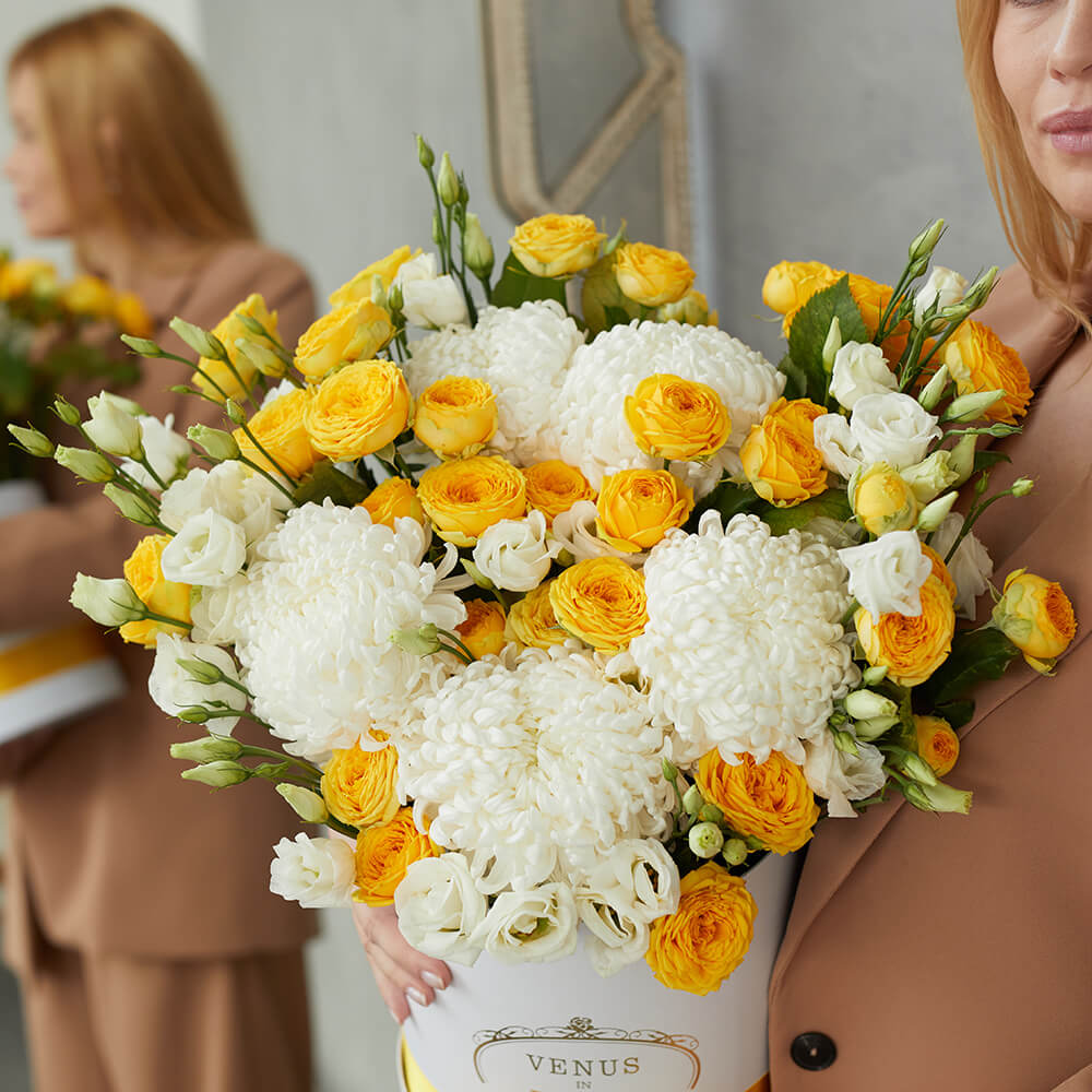 Пионовидные розы с хризантемами - 25 шт.