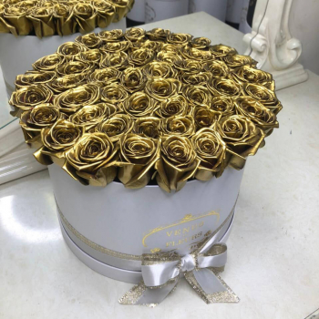 41 золотая роза в шляпной коробке 41 золотая роза в шляпной коробке