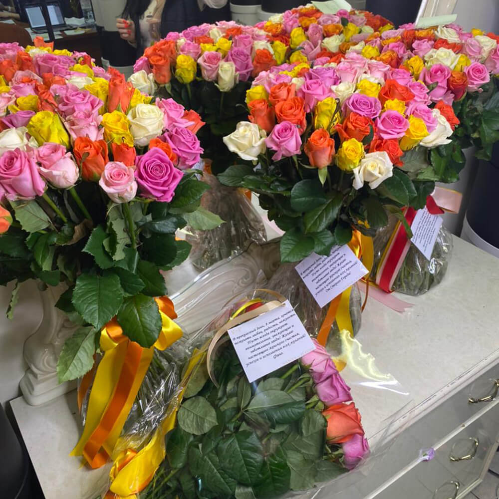 41 роза - весенний микс в букете