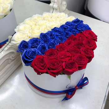 Флаг России из роз - 41 шт.