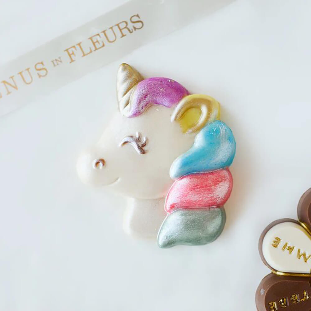 Единорог из белого шоколада