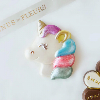 Единорог из белого шоколада