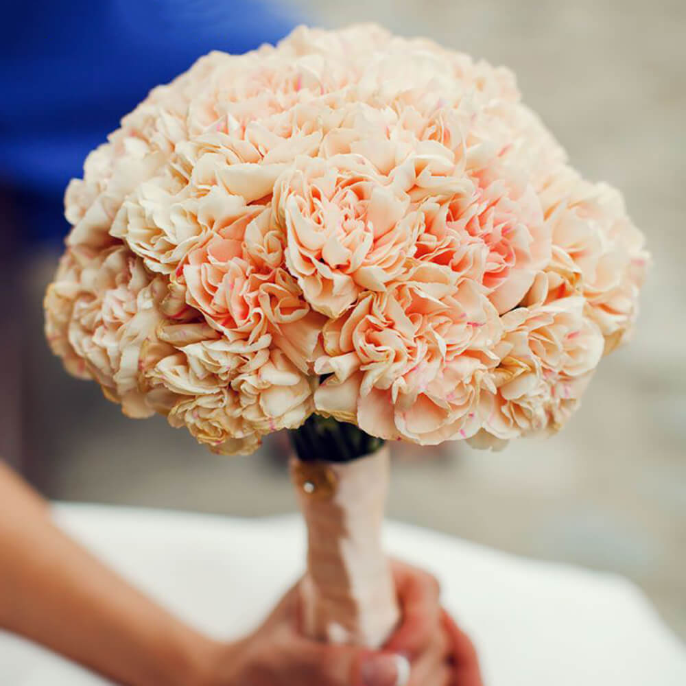 Букет невесты из гвоздик - 19 шт.