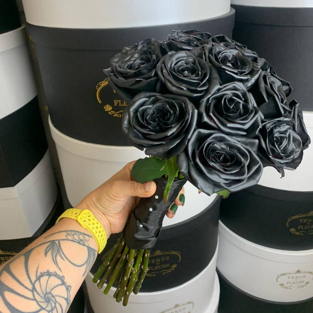 Свадебный букет из черных роз - 19 шт.