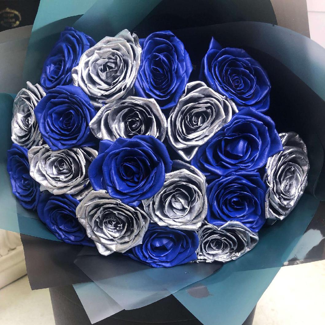 Сине-серебряные розы в букете - 21 шт.