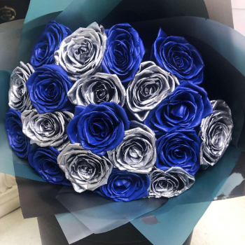 Сине-серебряные розы в букете - 19 шт.