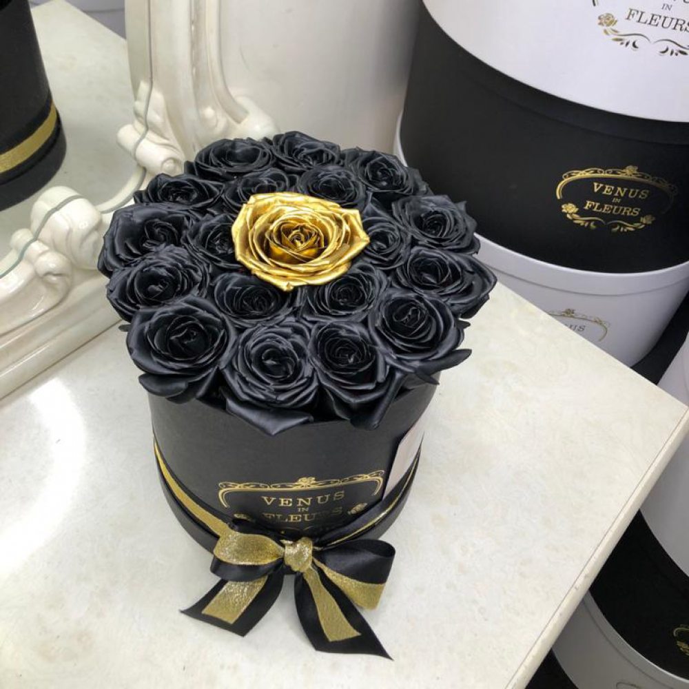 Черные розы в коробке - 21 шт.