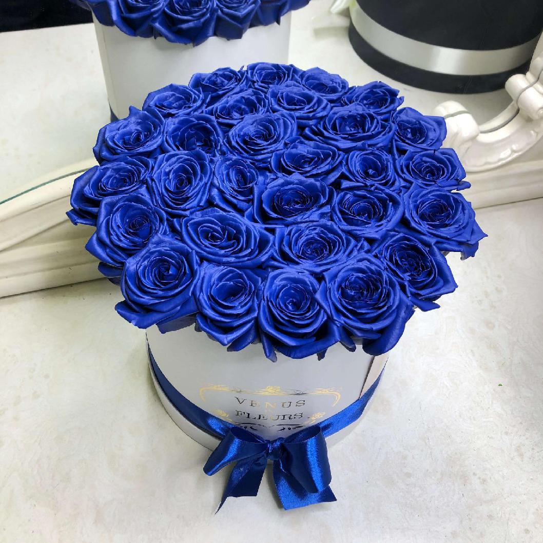 Синие розы в коробке - 29 шт