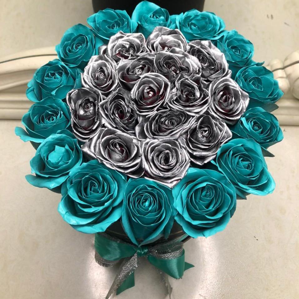 Серебряные розы с окантовкой - 29 шт.