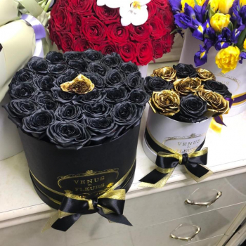 Черные розы в коробке - 29 шт.