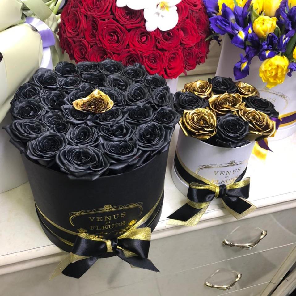 Черные розы в коробке - 33 шт.