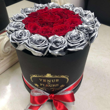 Красные розы с окантовкой - 29 шт.