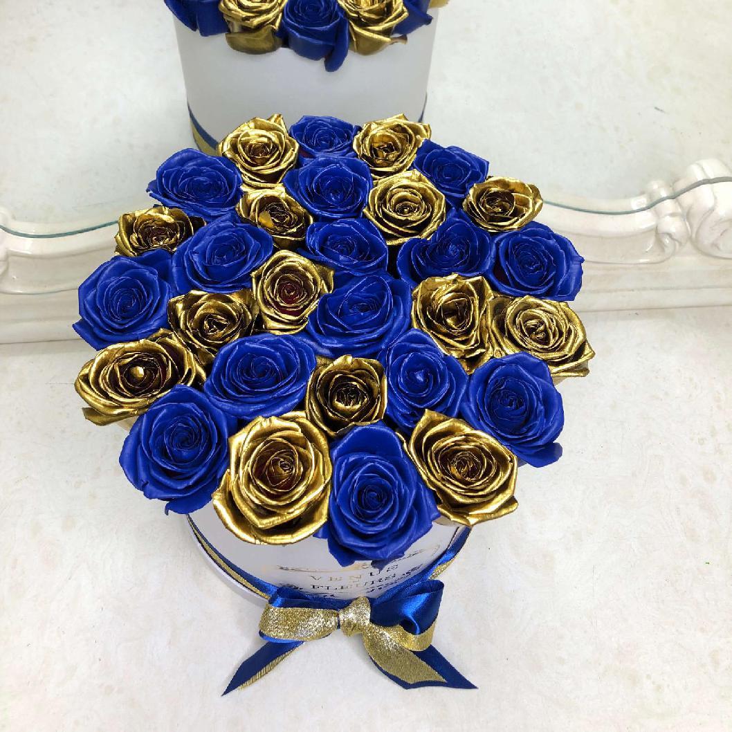Сине-золотые розы в коробке - 29 шт