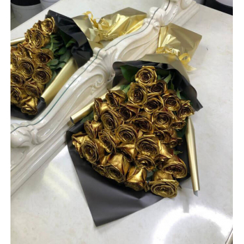 Золотые розы в букете - 29 шт.