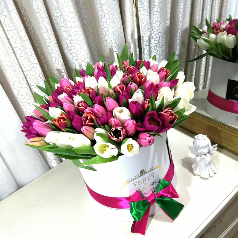 Микс из тюльпанов в коробке - 101 шт.