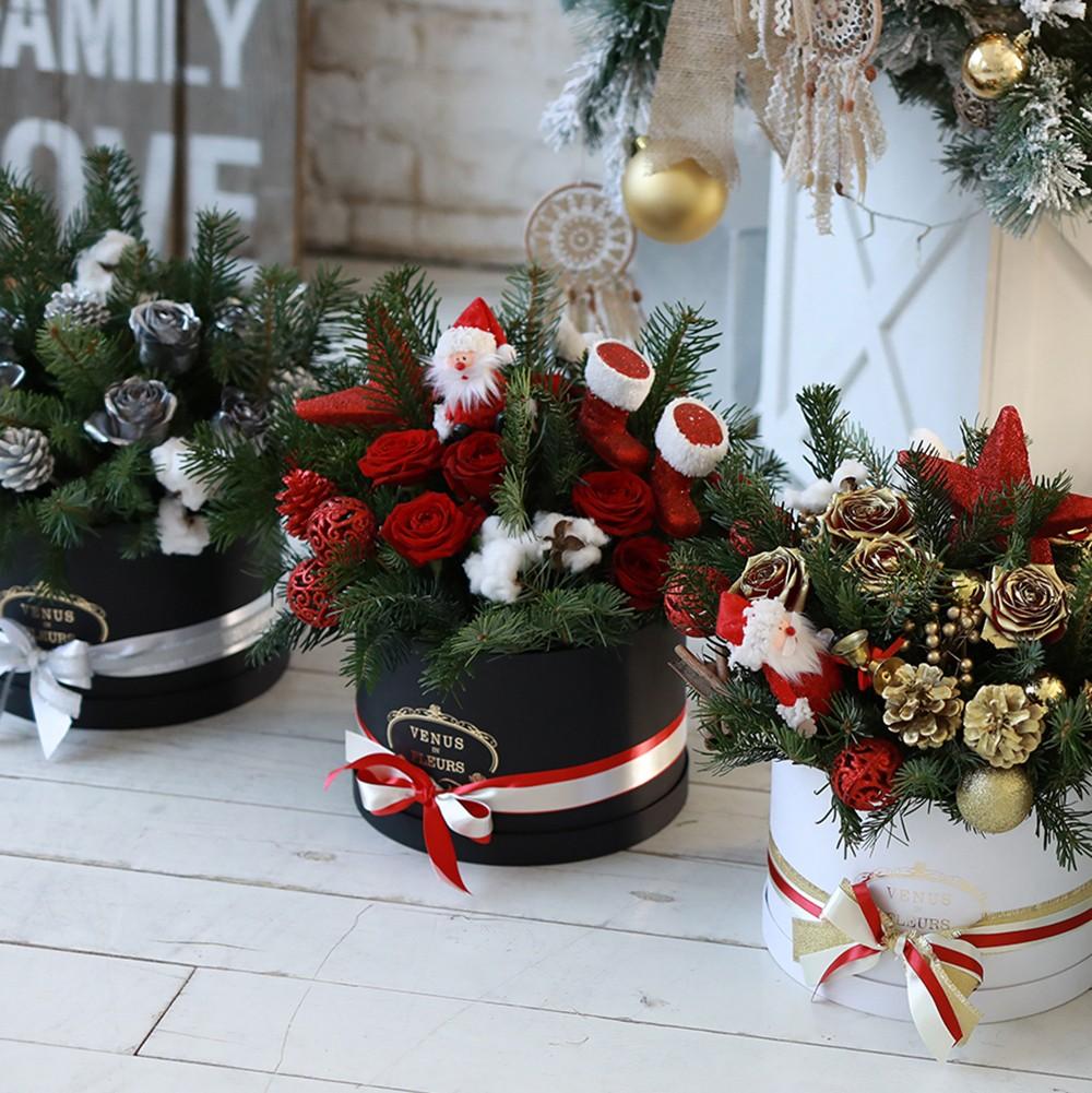 Новогодний букет с розами от 25 шт.