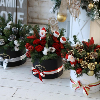 Новогодний букет с розами от 25 шт. Новогодний букет с розами от 25 шт.