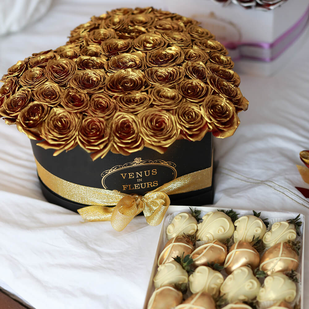 Золотые розы в сердце от 41 шт.