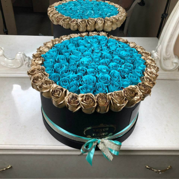 81 бирюзовая роза "Модные цветы" 81 бирюзовая роза "Модные цветы"