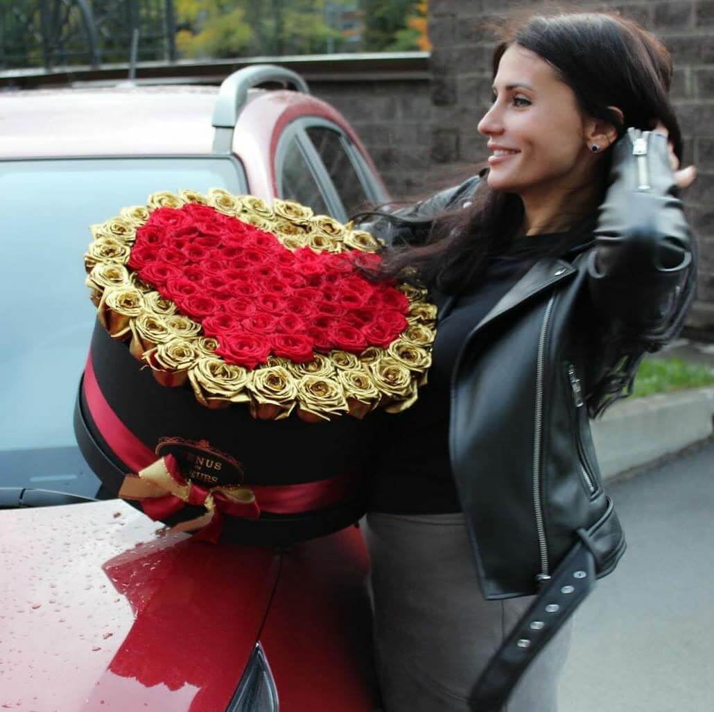 81 золотая роза с сердцем