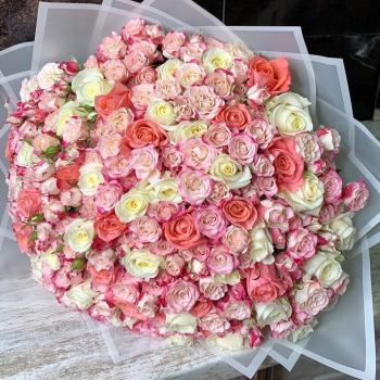 81 кустовая роза в нежных тонах 81 кустовая роза в нежных тонах