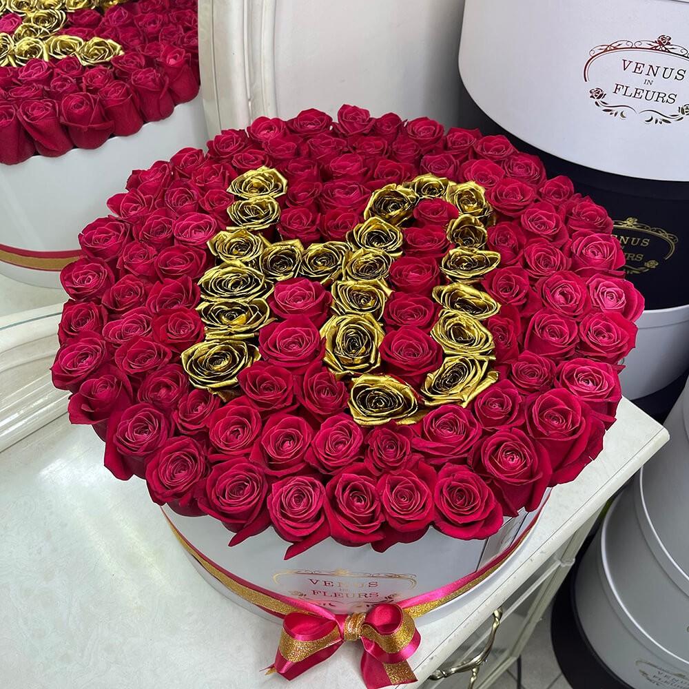 81 малиновая роза с буквой