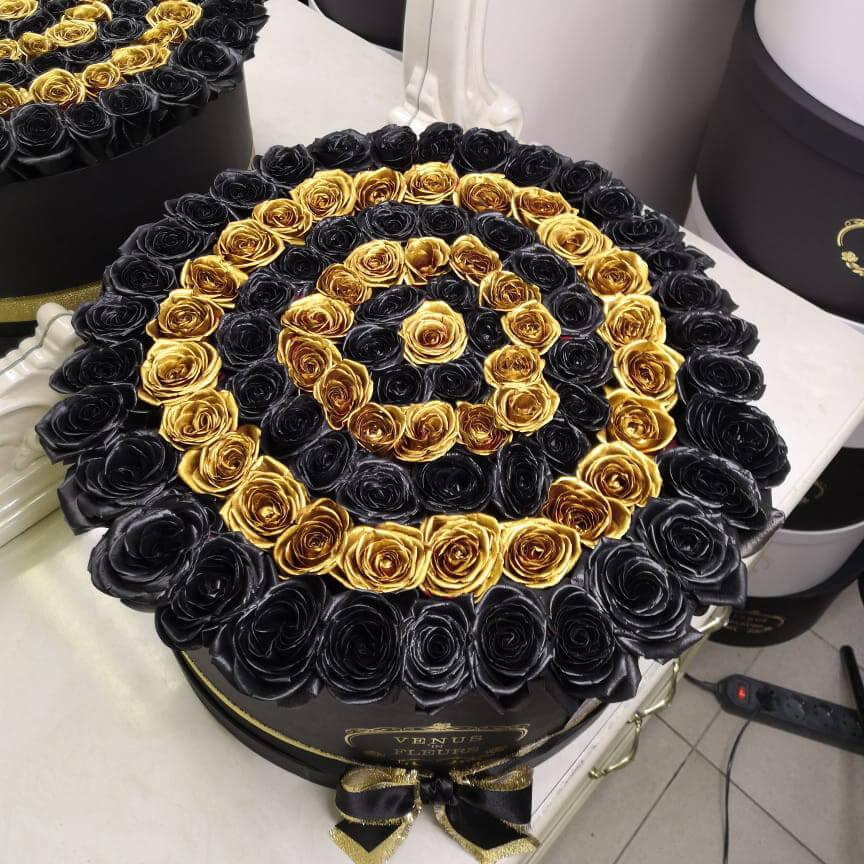 Черно-золотые розы - 81 шт.