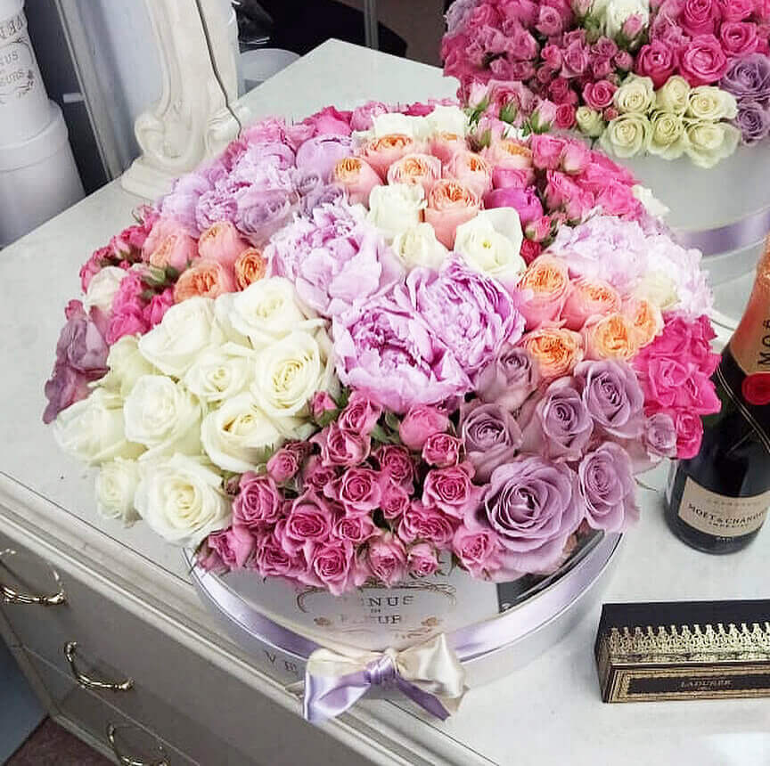 Розы с пионами в миксе - 81 шт.