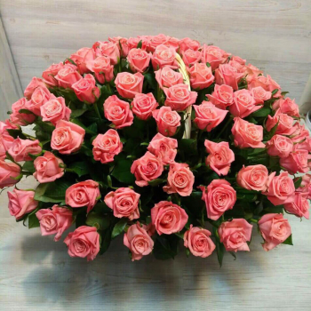 Розовые розы в корзине - 131 шт. Розовые розы в корзине - 131 шт.