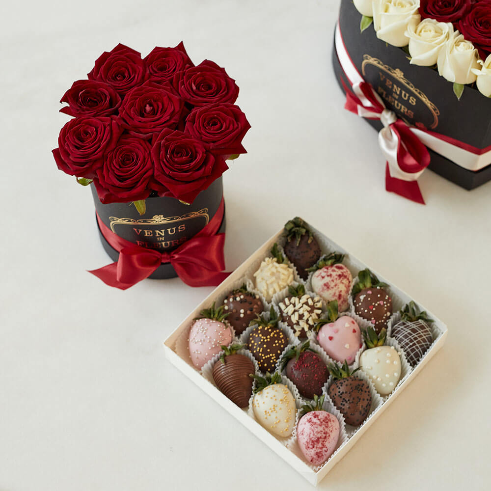 Красные розы в коробке - 11 шт.