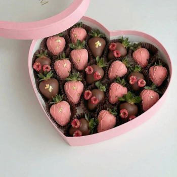 Клубника в шоколаде в сердце - Роза