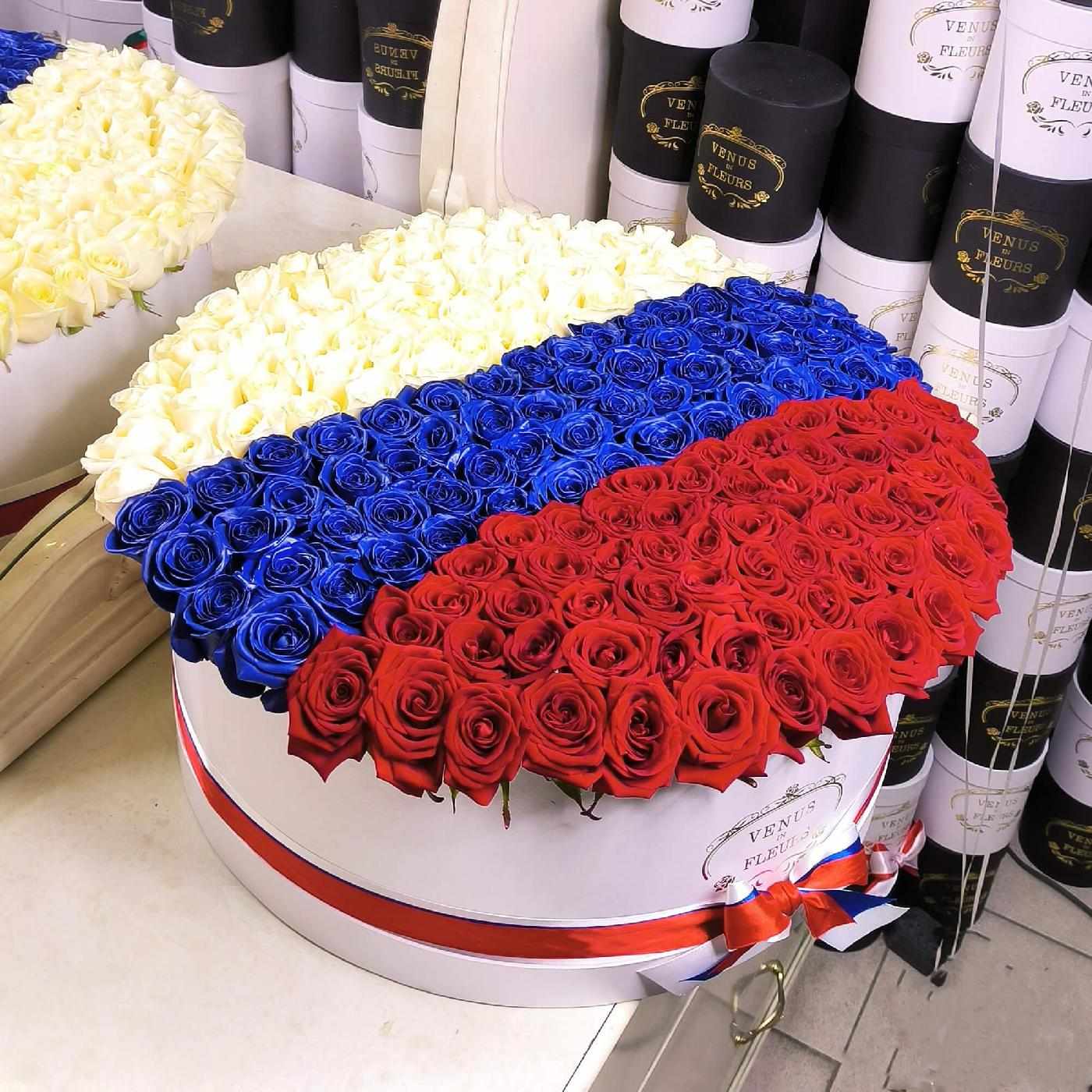 Флаг России из роз - 201 шт.