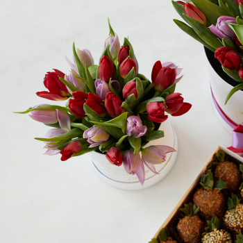 29 тюльпанов в коробке