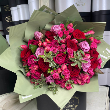 Мулен Руж в букете - 81 шт.