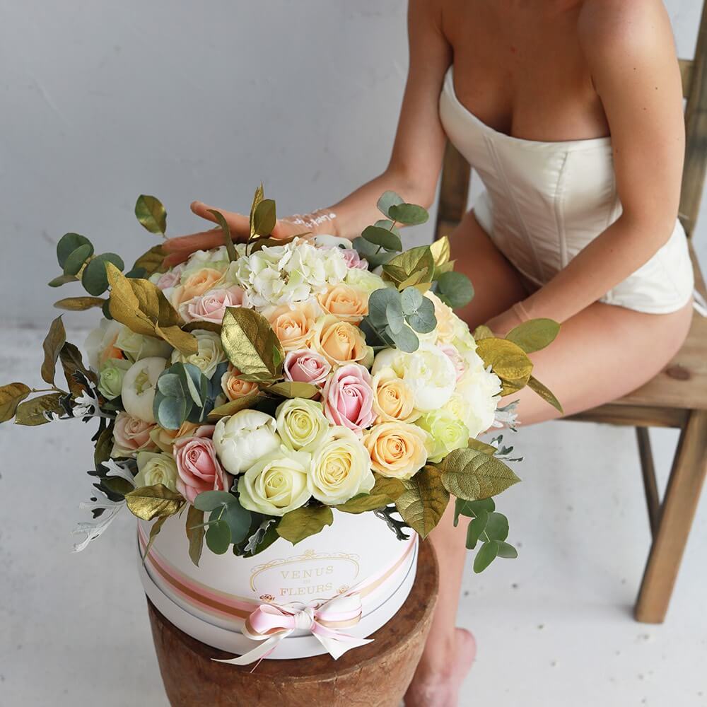 Очаровательный букет - 55 шт.