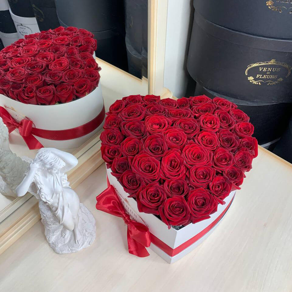 Красные розы в сердце от 41 шт.