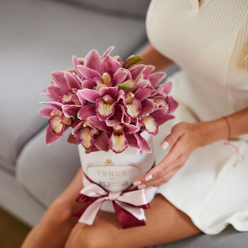 Розовые орхидеи в коробке от 13 шт.