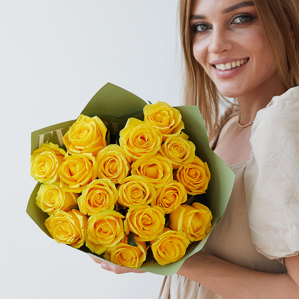 Желтые розы в букете - 15 шт.