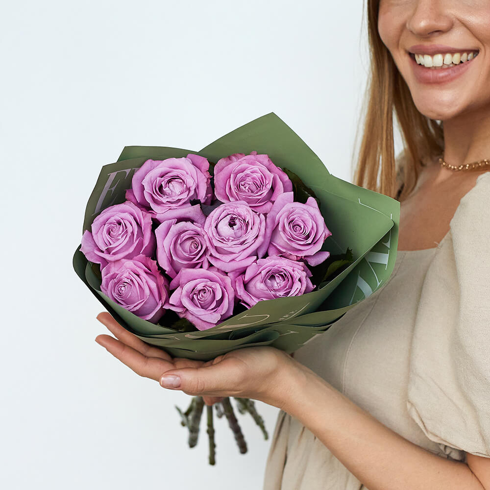 Букет фиолетовых роз - 13 шт.